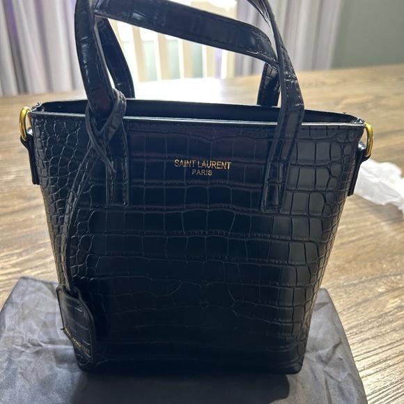 Saint Laurent - Picture 1 of 4